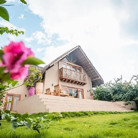 Villa Luxury Club *